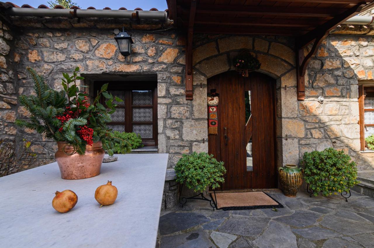 Guesthouse Karahalios Polydrossos Exterior photo